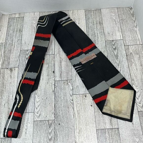 VTG Marshall Field & Company Mens Geometric Print Neck Tie Black Red Gray Yellow - Picture 2 of 10